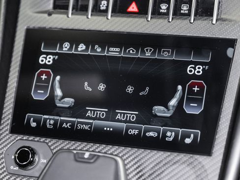 Used 2024 Lamborghini Urus Performante AWD/4WD image 41