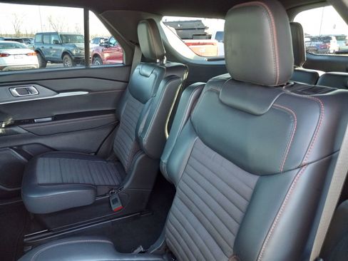Used 2025 Ford Explorer ST-Line image 15