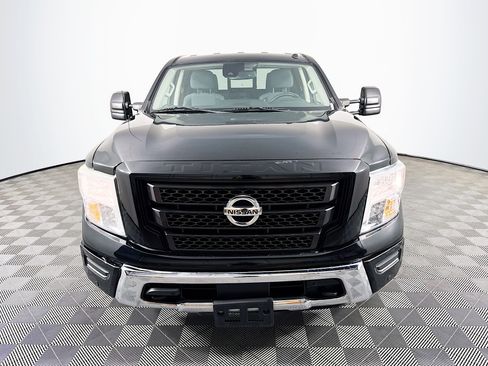 Used 2020 Nissan Titan SV w/ SV Convenience Package image 2