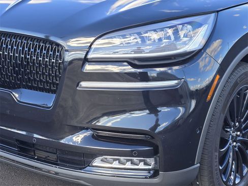 Used 2020 Lincoln Aviator Reserve w/ Equipment Group 201A image 10