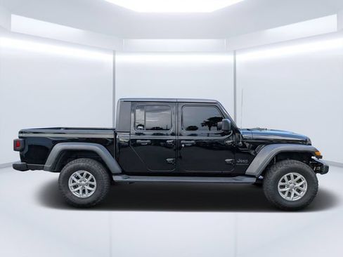 Used 2020 Jeep Gladiator Sport w/ Quick Order Package 24S AWD/4WD image 2