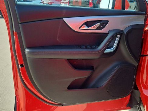 Used 2025 Chevrolet Blazer LT FWD image 21