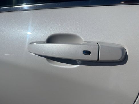 Used 2018 Chevrolet Equinox LT image 10