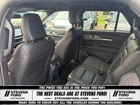 Used 2025 Ford Explorer ST-Line w/ ST-Line Street Pack AWD/4WD image 31