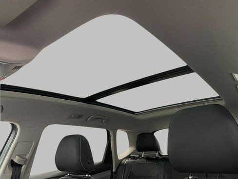 Used 2023 Volkswagen Taos SE w/ Panoramic Sunroof Package AWD/4WD image 27