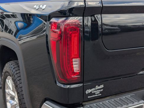 Used 2021 GMC Sierra 1500 SLT w/ SLT Premium Package image 11