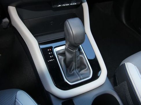 Used 2025 Subaru Forester Limited image 27