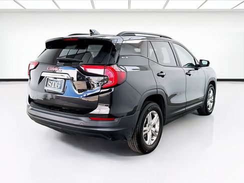 Used 2024 GMC Terrain SLE w/ Driver Convenience Package FWD image 4