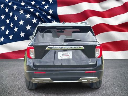 Certified 2023 Ford Explorer XLT w/ Equipment Group 202A AWD/4WD image 7