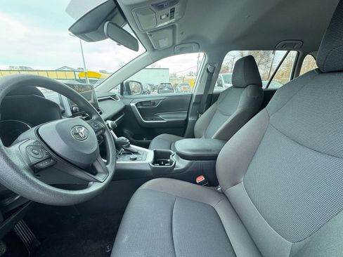 Used 2025 Toyota RAV4 LE image 25