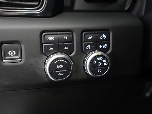 Used 2024 GMC Sierra 2500 AT4X AWD/4WD image 42