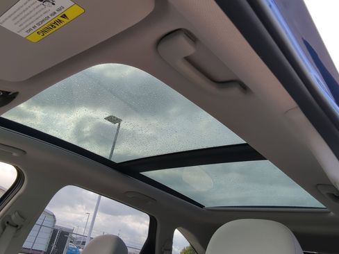 Used 2022 Kia Sorento S w/ Panoramic Sunroof Package image 16