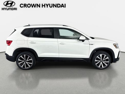 Used 2022 Volkswagen Taos SE FWD image 5