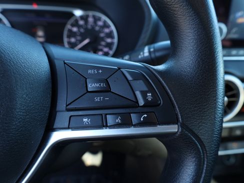 Used 2024 Nissan Sentra SV image 18