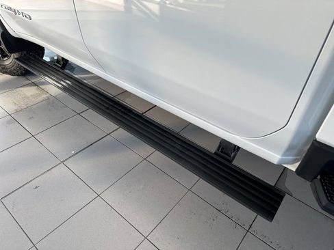 Used 2023 GMC Sierra 2500 AT4 w/ AT4 Premium Plus Package image 8