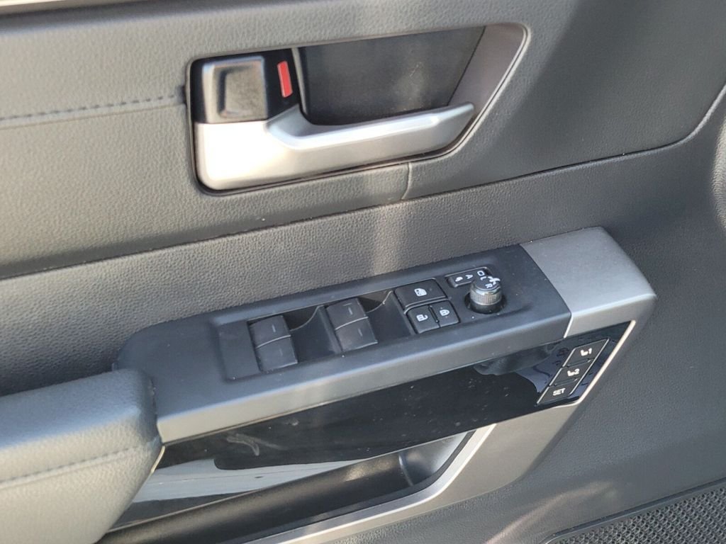 Used 2024 Toyota Tundra Limited AWD/4WD image 28