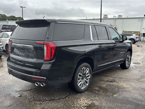Used 2023 GMC Yukon XL Denali Ultimate AWD/4WD image 7