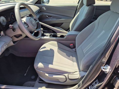 Used 2023 Hyundai Elantra SEL w/ Convenience Package FWD image 14