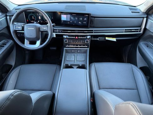 Used 2025 Hyundai Santa Fe SEL image 12