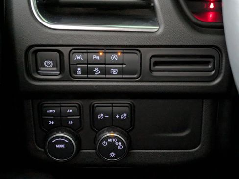 Used 2023 Chevrolet Tahoe Z71 w/ Luxury Package image 18