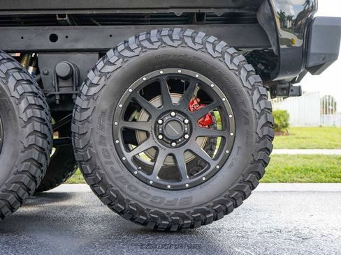 Used 2019 Chevrolet Silverado 1500 High Country w/ Technology Package AWD/4WD image 96
