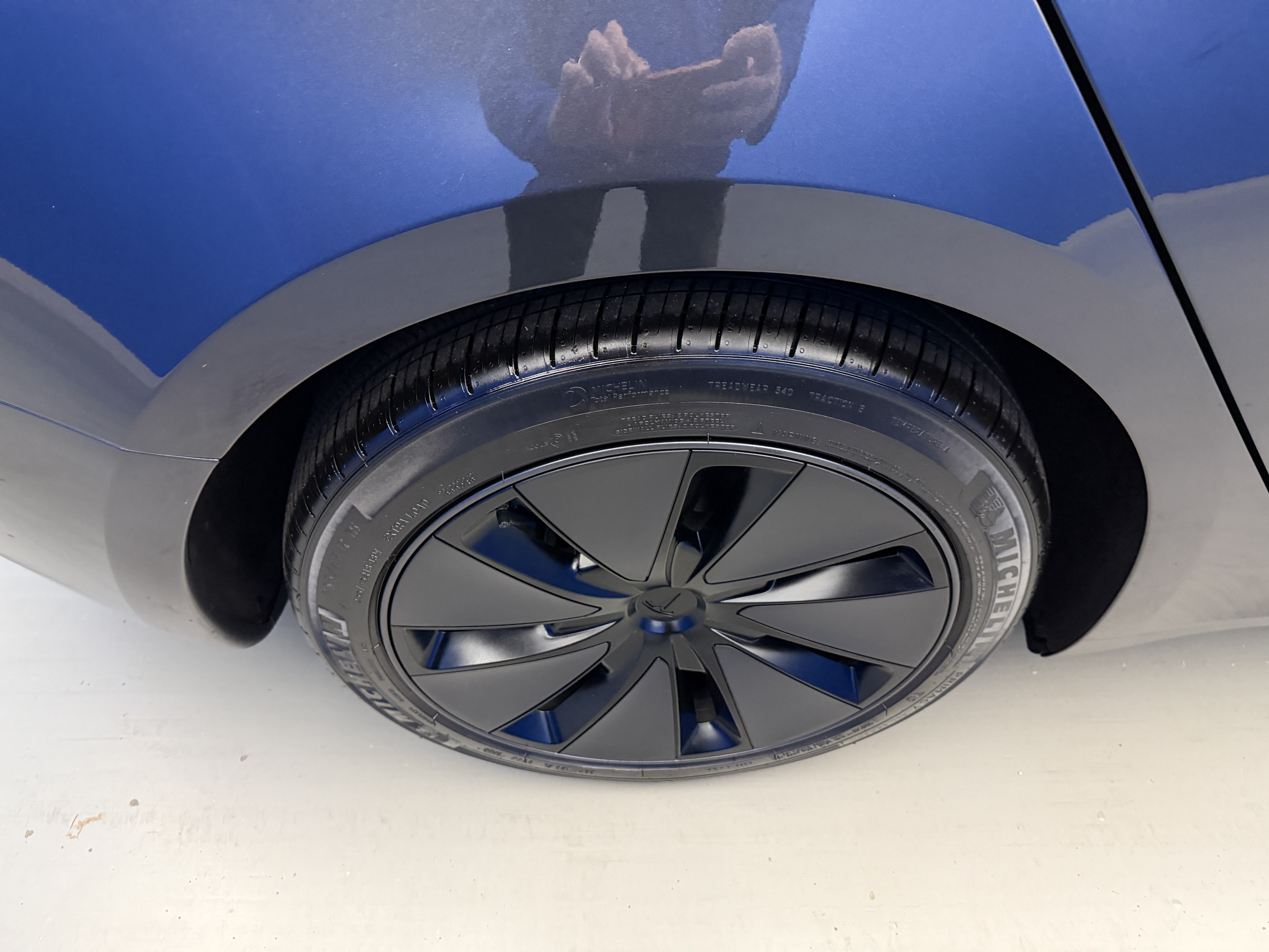 Used 2025 Tesla Model 3 Long Range RWD image 8