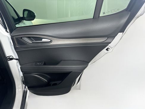 Used 2022 Alfa Romeo Stelvio Ti w/ Active Assist Plus Package image 31