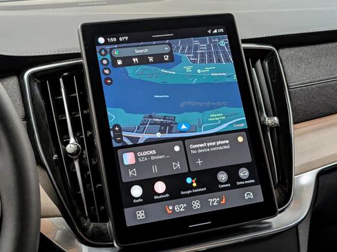 Used 2025 Volvo XC90 B5 Plus w/ Protection Package Premier image 39