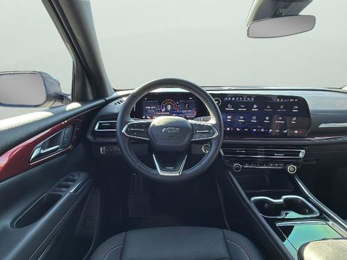 Used 2025 Chevrolet Traverse Z71 w/ Driver Confidence Package image 13