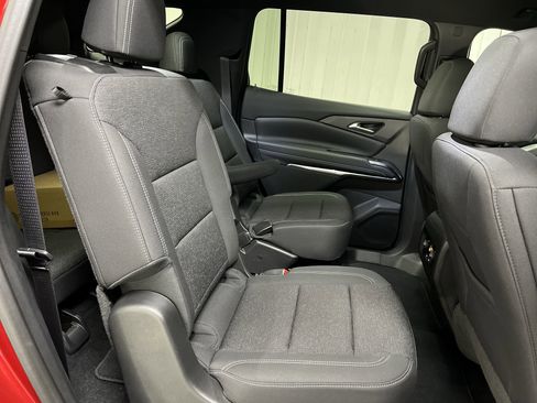 New 2025 Chevrolet Traverse LT image 26