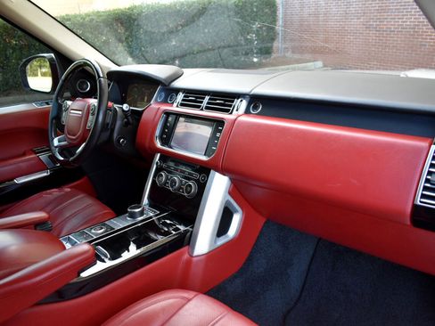 Used 2014 Land Rover Range Rover Autobiography image 18
