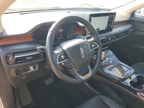 Certified 2023 Lincoln Nautilus Reserve image 13