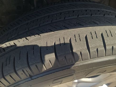 Used 2022 Toyota RAV4 XLE image 26