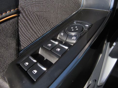 Used 2023 Ford F150 Platinum image 23