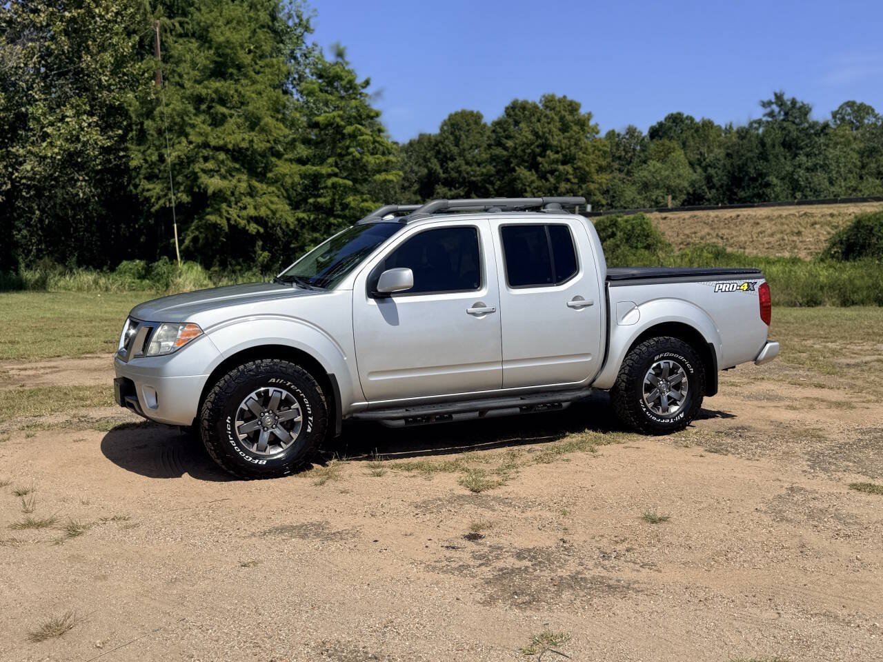 Used 2016 Nissan Frontier PRO-4X w/ Pro-4x Luxury Package AWD/4WD image 1