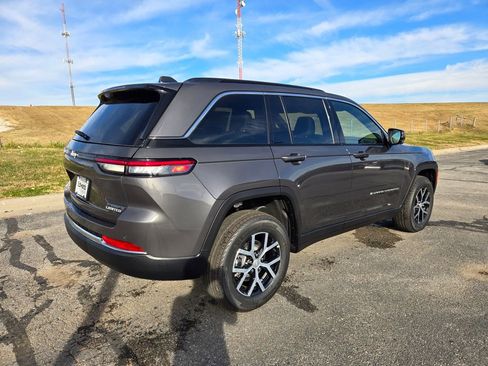 New 2025 Jeep Grand Cherokee Limited image 3