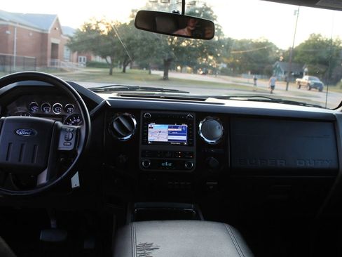 Used 2012 Ford F250 Lariat w/ Lariat Ultimate Pkg image 22