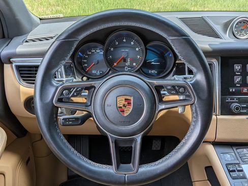 Used 2017 Porsche Macan AWD/4WD image 7