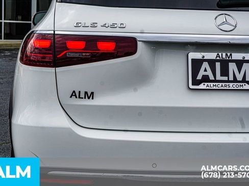 Used 2025 Mercedes-Benz GLS 450 4MATIC image 13