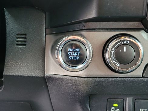 Used 2019 Toyota Tacoma TRD Off-Road w/ Technology Package image 34