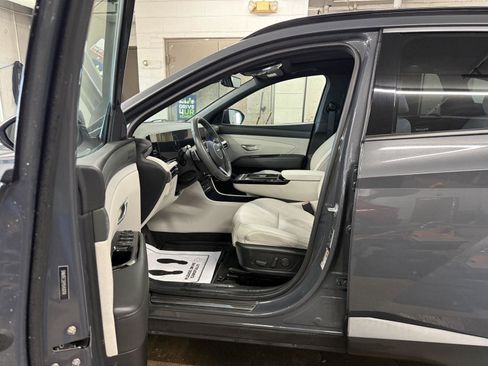 Used 2025 Hyundai Tucson Limited AWD/4WD image 13