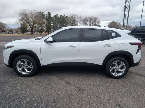 New 2026 Chevrolet Trax LS w/ LS Convenience Package image 2