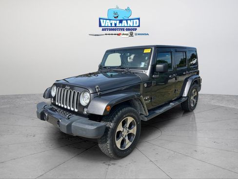 Used 2017 Jeep Wrangler Unlimited Sahara w/ Dual Top Group AWD/4WD image 1