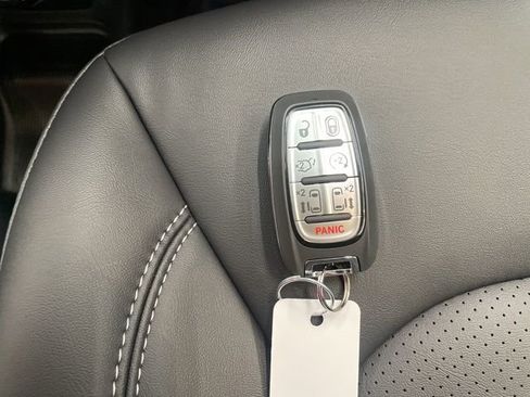 New 2026 Chrysler Pacifica Select image 26