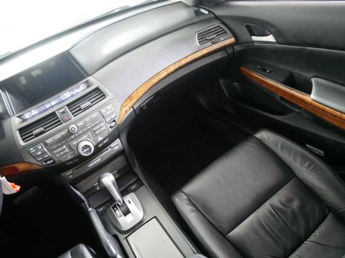 Used 2011 Honda Accord EX-L image 11