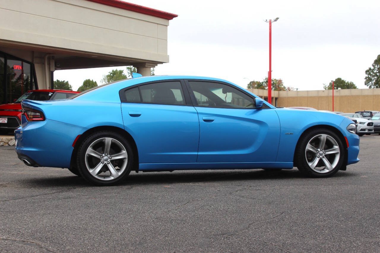 Used 2016 Dodge Charger R/T RWD image 3
