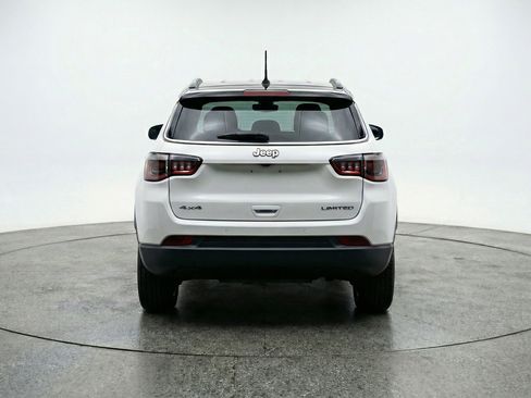 Used 2025 Jeep Compass Trailhawk AWD/4WD image 7