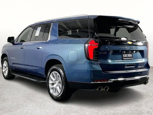 Used 2025 Chevrolet Suburban Premier image 17