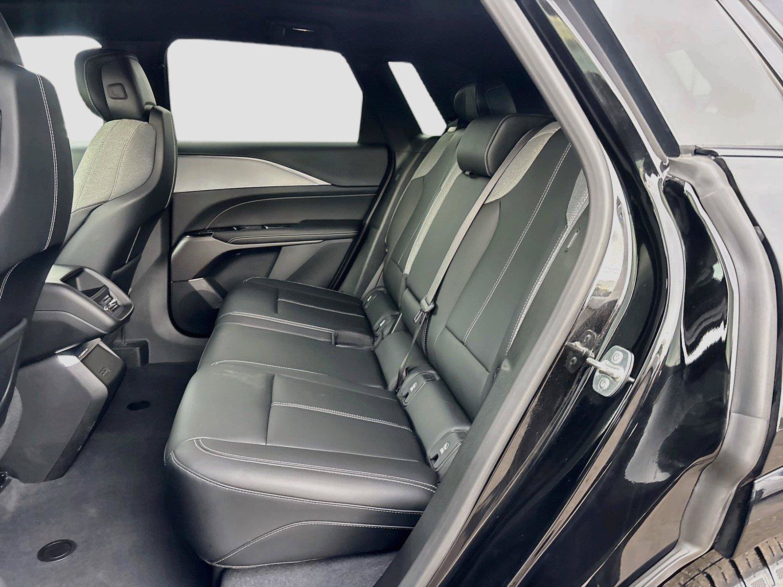 Used 2024 Cadillac Lyriq Tech RWD image 23