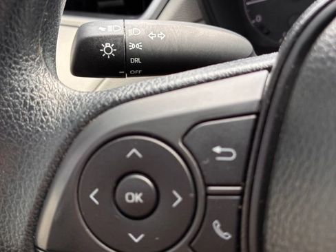 Used 2025 Toyota Corolla Cross L FWD image 32